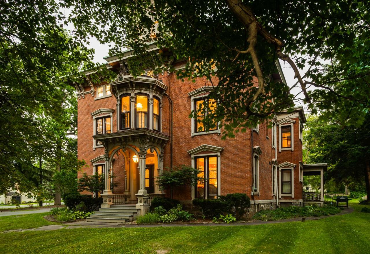 Rosemont Inn Utica Εξωτερικό φωτογραφία